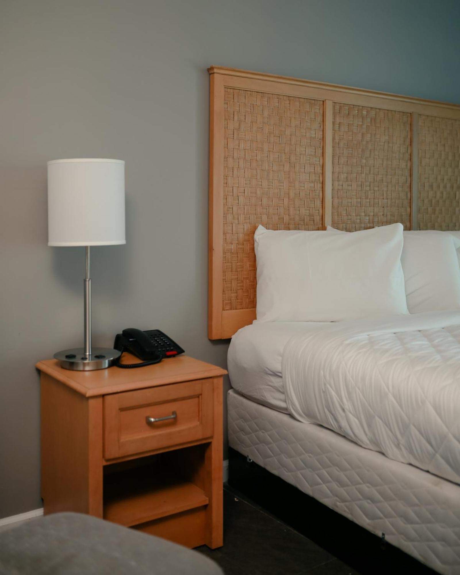 Hotel Southern Breeze Ocean Front 3*